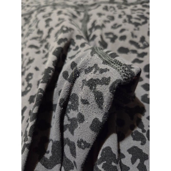 Ladies Small‎ Petite Athleta Animal Print High Rise Capri Leggings with Pockets - Picture 8 of 8